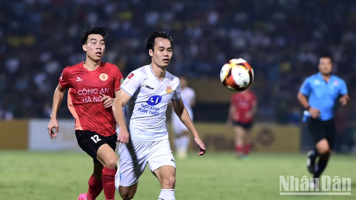 [Ảnh] Thép Xanh Nam Định tiếp tục giữ vững ngôi đầu bảng V-League
