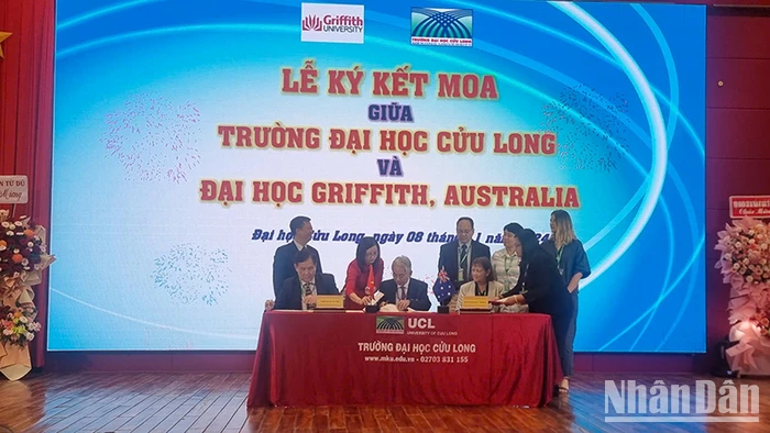 Trường đại học Cửu Long ký kết hợp tác với Đại học Griffith (Australia).