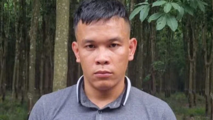 Đối tượng Nguyễn Văn Đức bị bắt giữ để điều tra làm rõ hành vi Cướp tài sản và Hiếp dâm.