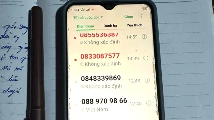 Các số điện thoại mà đối tượng gọi nhiều lần để lừa đảo chiếm đoạt tiền của người phụ nữ ở Quảng Bình