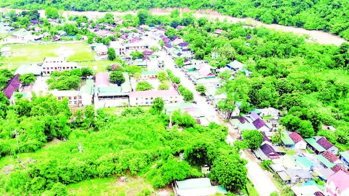 Xã nghèo biên giới Chiêu Lưu đang từng ngày đổi thay. (Ảnh XUÂN HOÀNG)