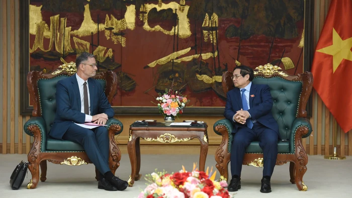 Thủ tướng Phạm Minh Chính tiếp Đại sứ Cộng hòa Pháp tại Việt Nam Olivier Brochet.