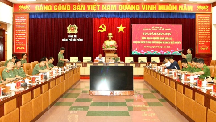 Quang cảnh tọa đàm.