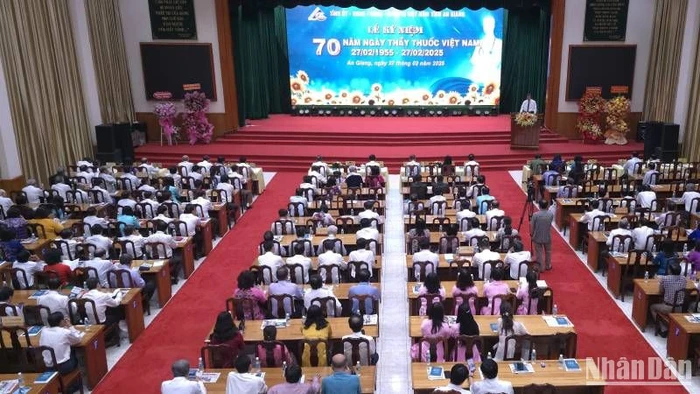Quang cảnh buổi họp mặt.