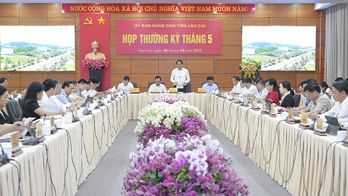 Quang cảnh phiên họp.