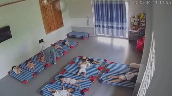 Hình ảnh cắt từ camera ghi lại vụ việc.