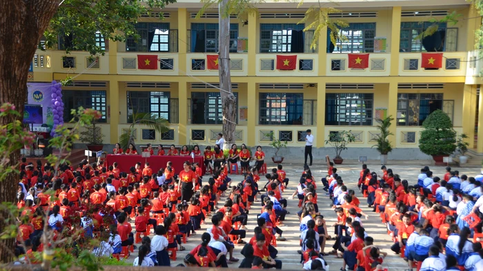 Hình ảnh Lễ chào cờ đầu tuần tại trường tiểu học Nguyễn Văn Trỗi, thành phố Pleiku.