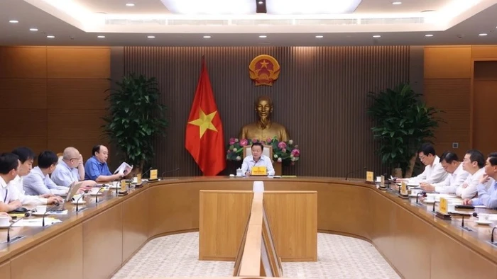 Phó Thủ tướng Trần Hồng Hà chủ trì buổi làm việc. (Ảnh: TTXVN)