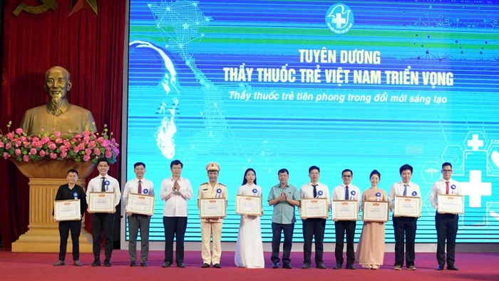 Tuyên dương thầy thuốc trẻ Việt Nam.
