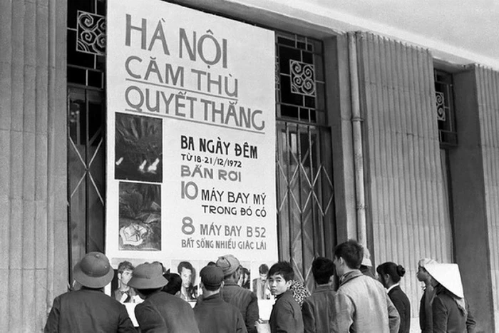 Hà Nội 12 ngày đêm 