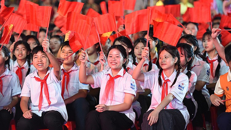 Ươm mầm tình yêu Tổ quốc trong những “Chiến sĩ nhỏ Điện Biên”