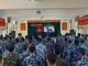 Cán bộ chiến sĩ đảo Trường Sa theo dõi chương trình truyền hình trực tiếp Lễ truy điệu và an táng đồng chí Nguyễn Phú Trọng. (Ảnh: CTV HQ)