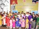 Các đại biểu cùng giáo viên, học sinh của Trường tiếng Việt tiểu học Khánh An.