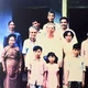 Đồng chí Nguyễn Văn Linh chụp ảnh cùng người thân, họ hàng tại xã Giai Phạm (Yên Mỹ, Hưng Yên). Ông Đặng Đình Được (thứ nhất, hàng cuối từ bên phải qua) đang trông coi, chăm sóc Khu tưởng niệm Tổng Bí thư Nguyễn Văn Linh. (Ảnh: THÀNH ĐẠT)