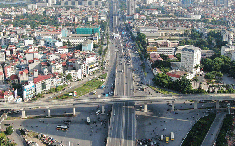 Dự án xây dựng cầu vượt tại nút giao Nguyễn Văn Huyên-Hoàng Quốc Việt sử dụng vốn đầu tư công của TP Hà Nội vừa được hoàn thành, đưa vào sử dụng từ tháng 10-2020.