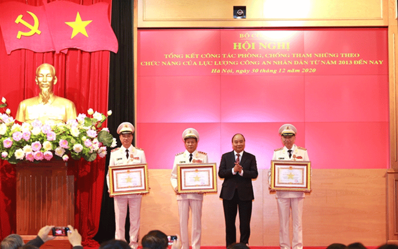 Thủ tướng Chính phủ Nguyễn Xuân Phúc dự và phát biểu ý kiến chỉ đạo.