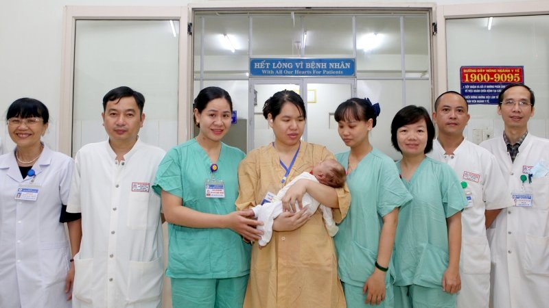 Cứu sống hai trẻ sơ sinh mắc bệnh nguy kịch nhờ kỹ thuật lọc máu liên tục ảnh 1