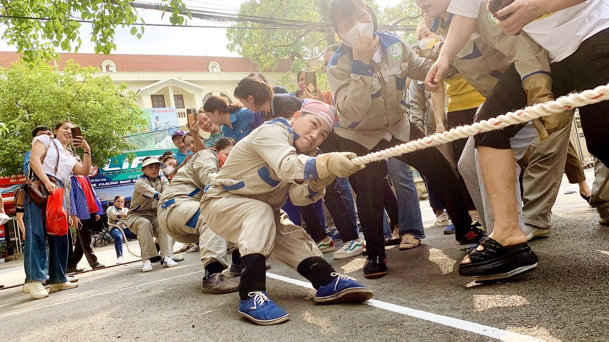 Mưu đồ núp bóng “chăm lo, bảo vệ người lao động” ảnh 2