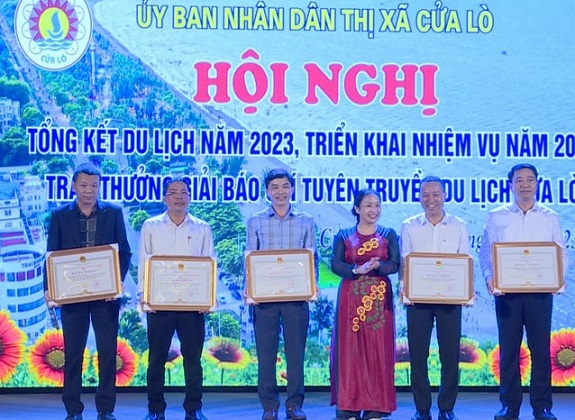 Cửa Lò phấn đấu đón và phục vụ 4,15 triệu lượt khách du lịch trong năm 2024 ảnh 1