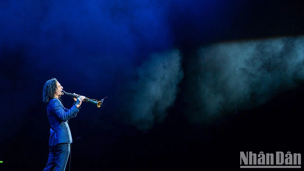 “Kenny G Live in Vietnam”: Đêm nhạc của cảm xúc ảnh 6