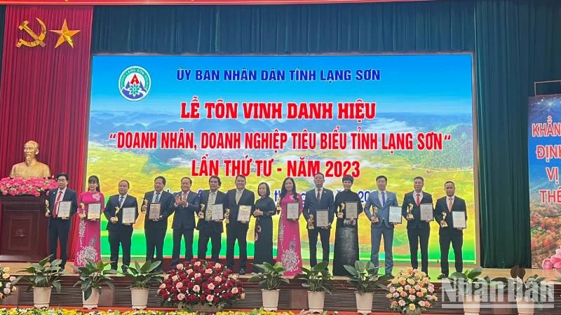 Tôn vinh danh hiệu "Doanh nhân, doanh nghiệp tiêu biểu tỉnh Lạng Sơn" năm 2023 ảnh 1