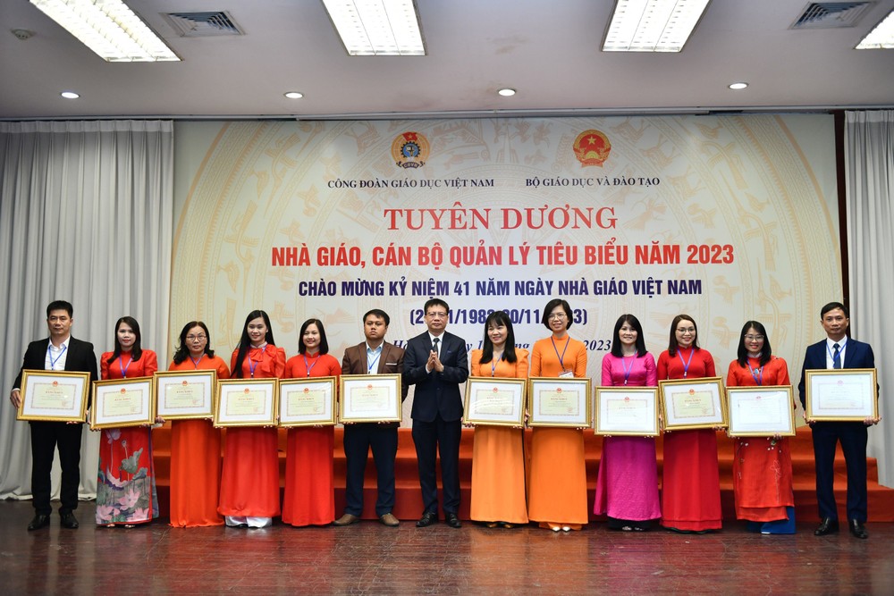 Tuyên dương 200 nhà giáo, cán bộ quản lý tiêu biểu năm 2023 ảnh 3