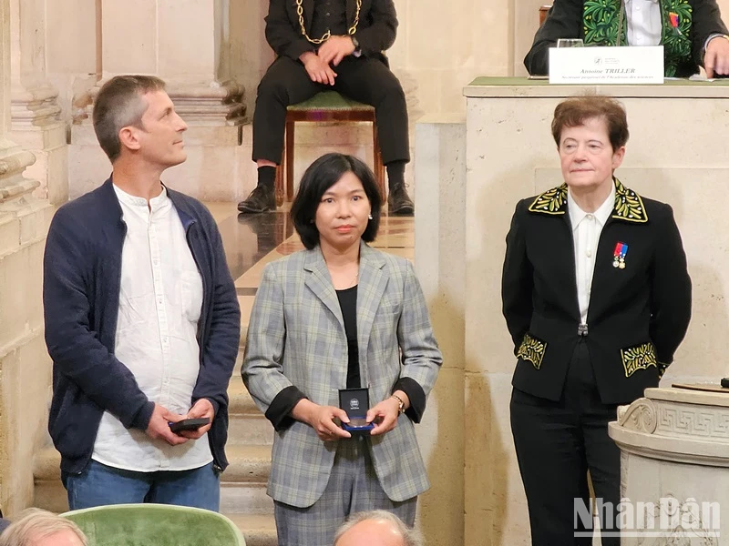 Hai nhà khoa học Việt Nam nhận giải thưởng hàn lâm Pháp ảnh 3