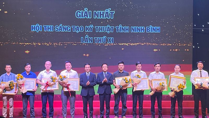 Ninh Bình: Vinh danh các tập thể, cá nhân đoạt giải thưởng khoa học, công nghệ, kỹ thuật ảnh 1