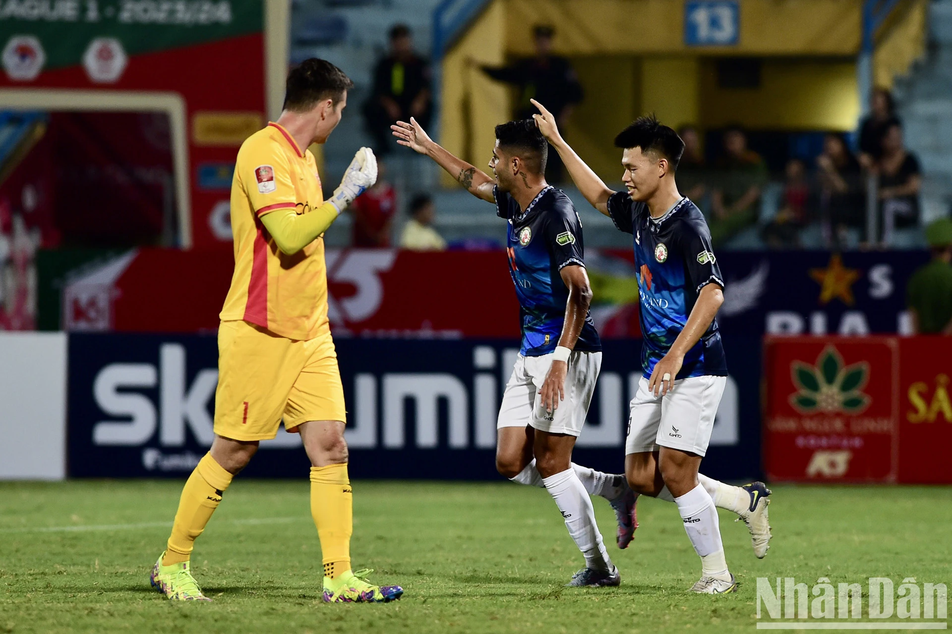 [Ảnh] Công an Hà Nội hòa Bình Định ở trận ra quân V-League ảnh 7