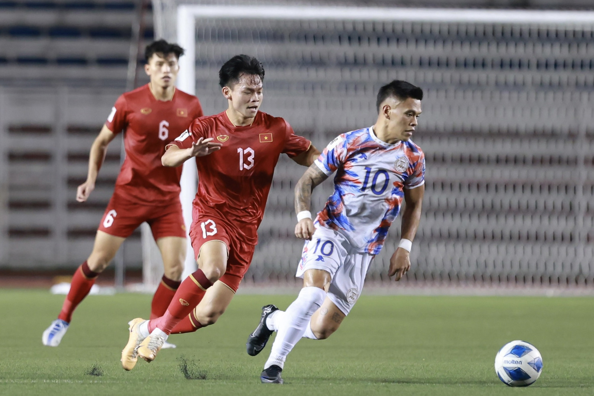Văn Toàn và Đình Bắc tỏa sáng, Việt Nam thắng 2-0 Philippines ảnh 4
