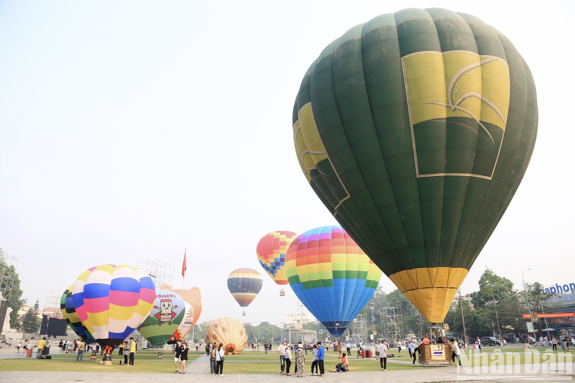 [Foto] Besuchen Sie Vietnams größtes internationales Heißluftballonfestival