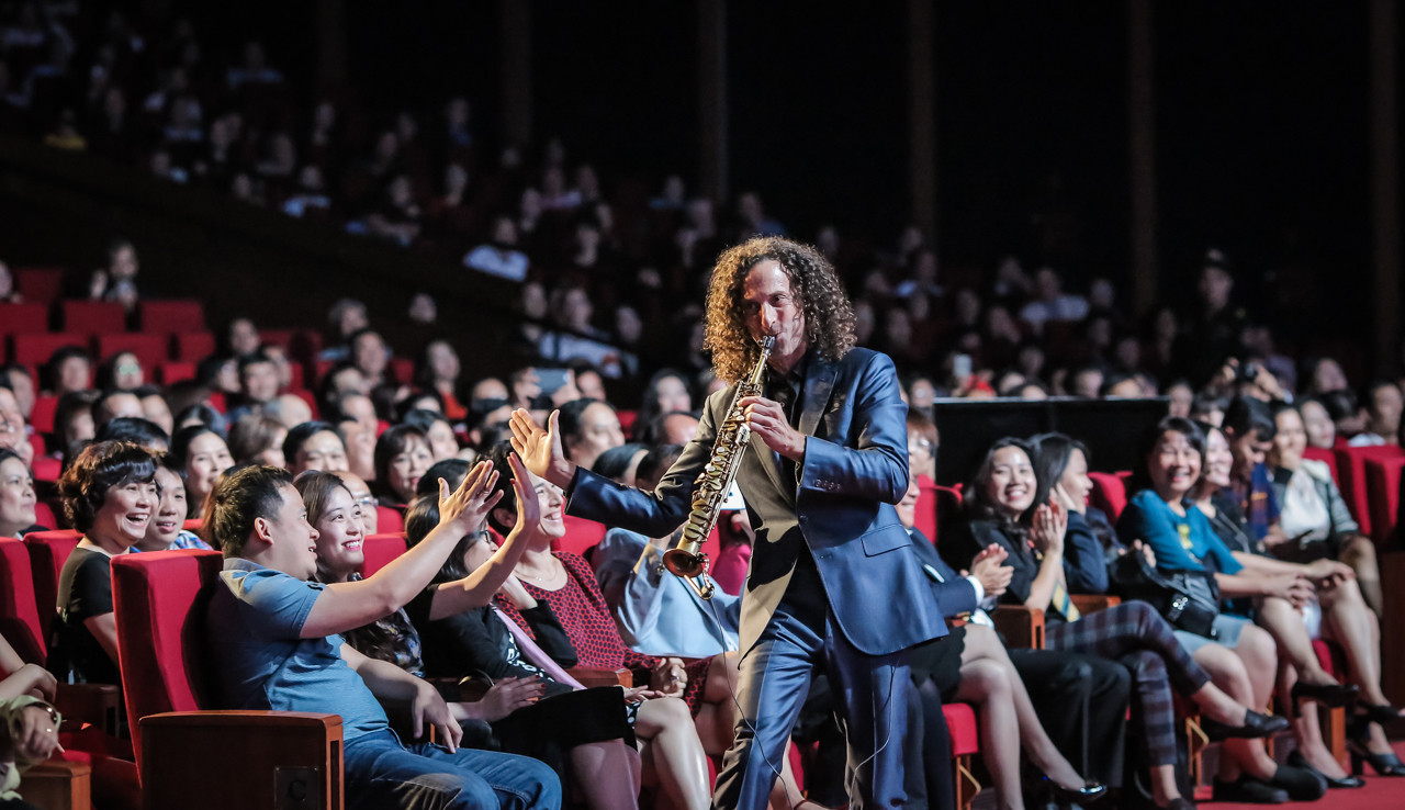 Huyền thoại saxophone Kenny G: Âm nhạc phải xuất phát từ những rung động của trái tim