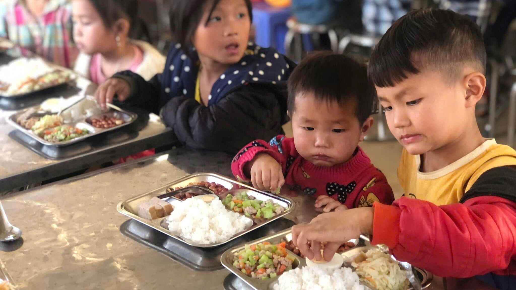 Nhìn lại hành trình gần 3 năm qua, cô Hà chia sẻ: Điều cô nhận được lớn nhất khi thực hiện dự án chính là những nụ cười hạnh phúc của các em khi được “tiếp sức”. (Ảnh: NVCC) 