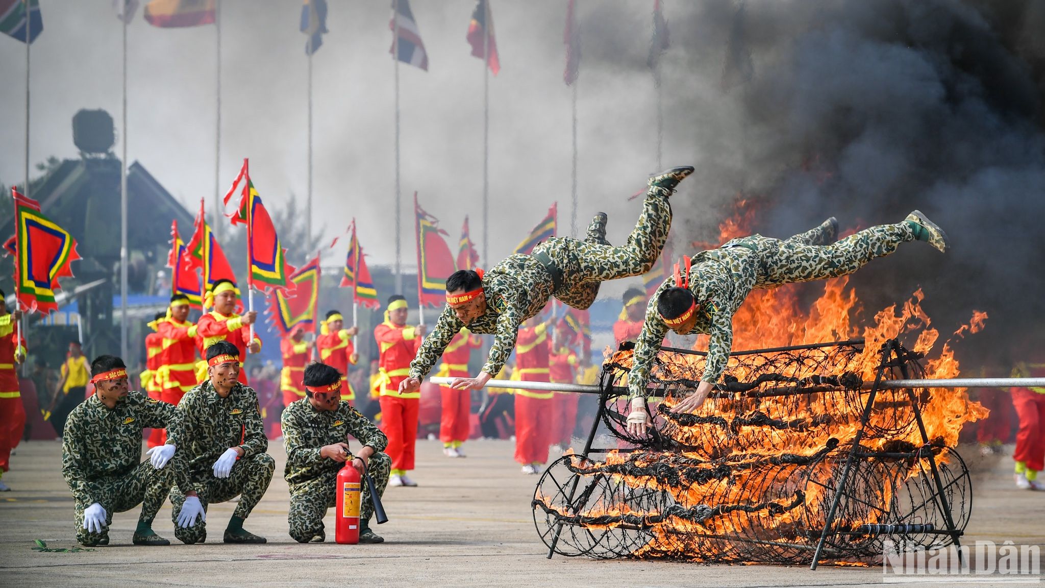 [Ảnh] Mãn nhãn màn biểu diễn tinh nhuệ của các chiến sĩ Quân đội nhân dân Việt Nam