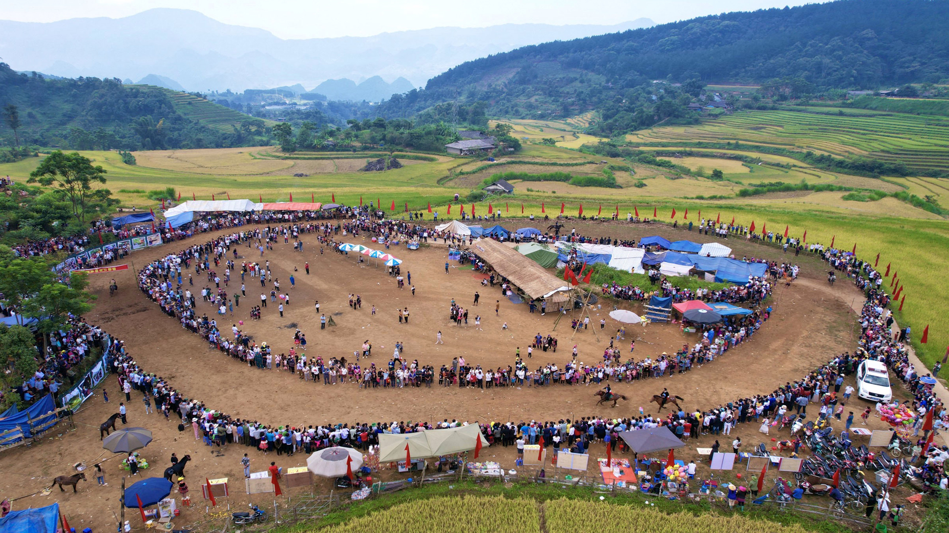 Giải đua ngựa của những người nông dân thứ thiệt ở vùng cao Lai Châu là một trong những hoạt động chào mừng Tết Độc lập.