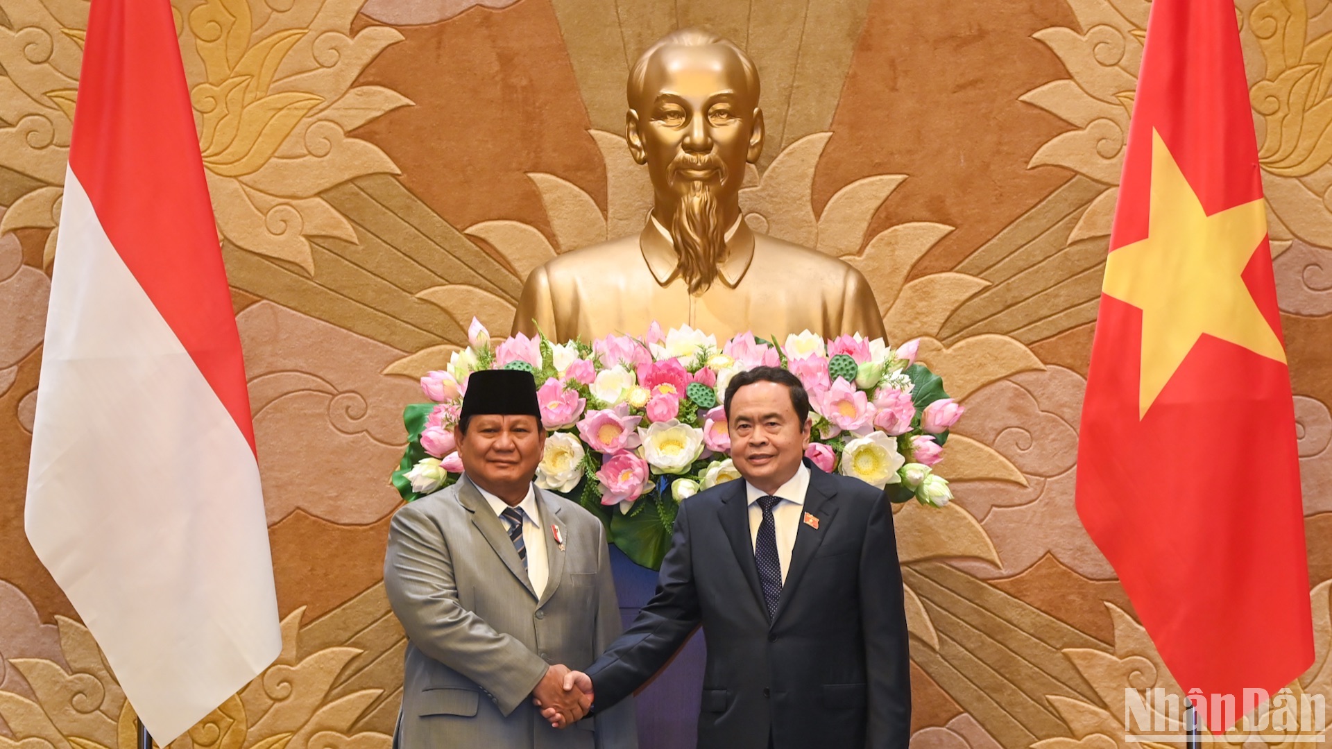 Chủ tịch Quốc hội Trần Thanh Mẫn và Tổng thống đắc cử Indonesia Prabowo Subianto.