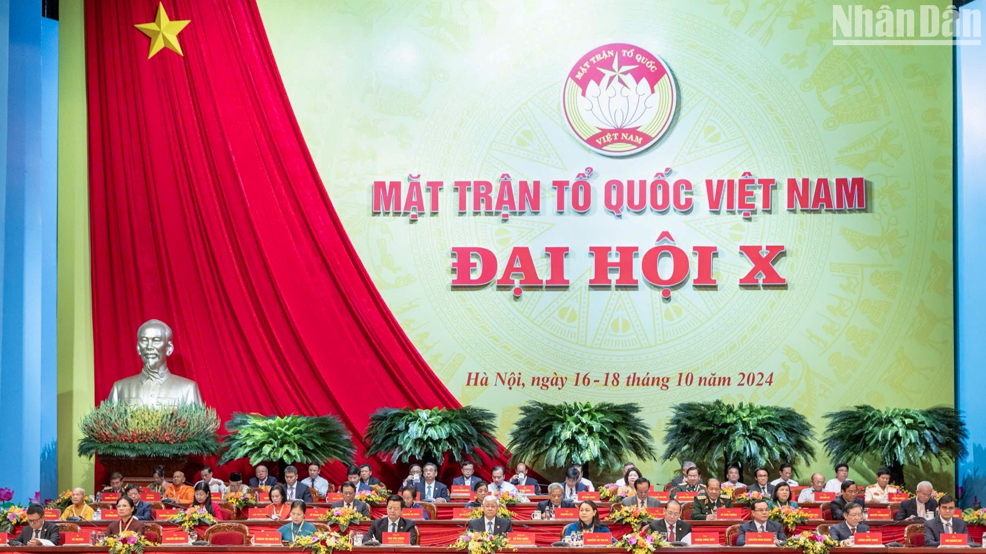 Đoàn Chủ tịch điều hành Đại hội.