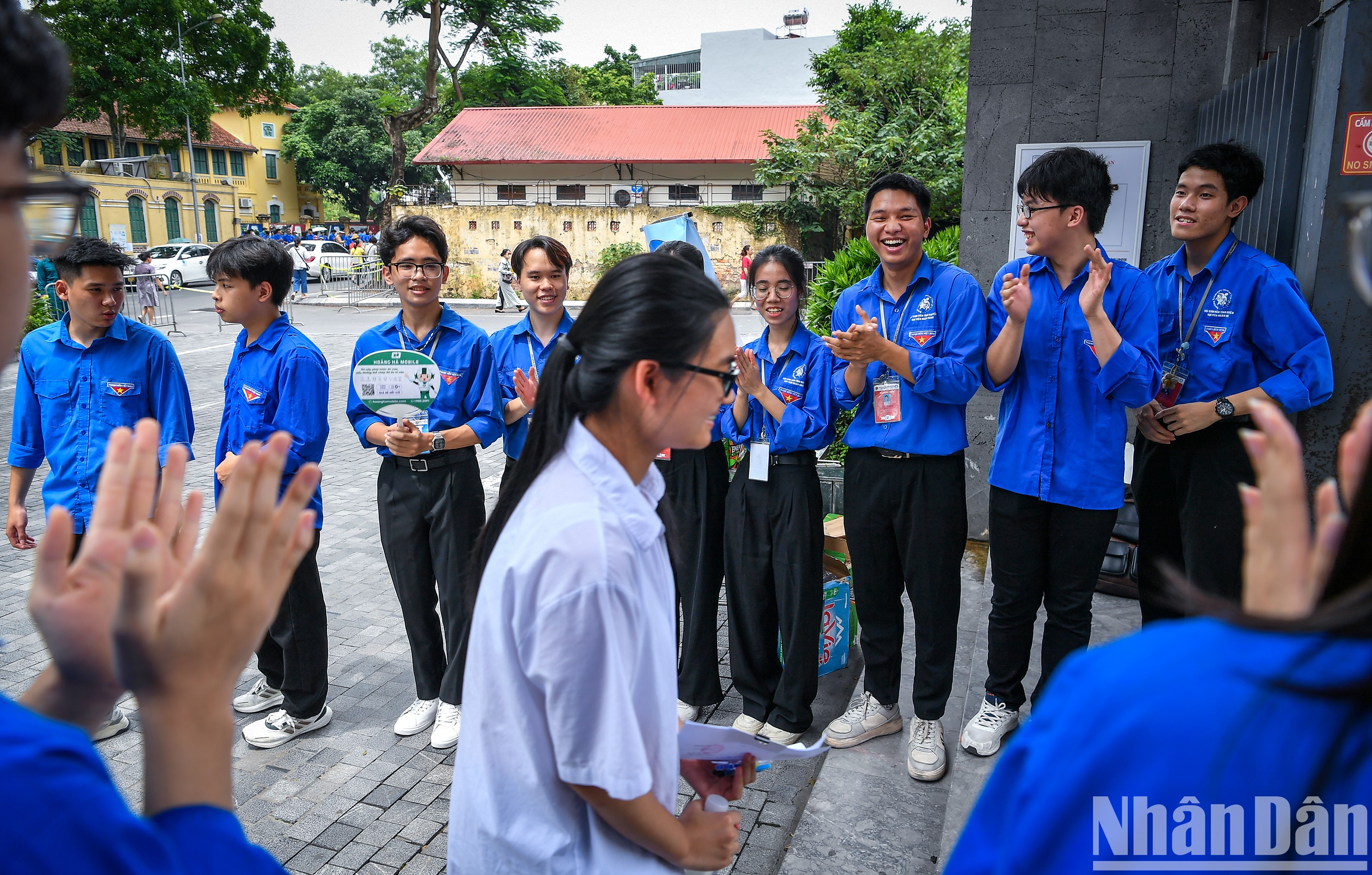 [Ảnh] Hơn 4.000 tình nguyện viên đồng hành, tiếp sức thí sinh thi vào lớp 10 tại Hà Nội