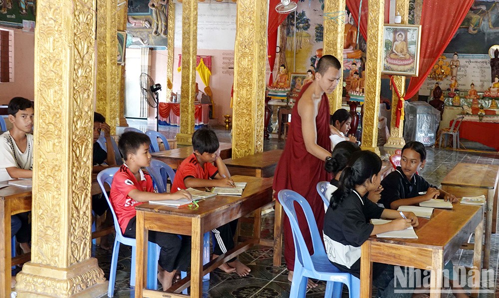 Một lớp học chữ Khmer ở An Giang.