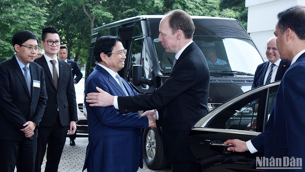 Thủ tướng Phạm Minh Chính đón Chủ tịch Quốc hội Phần Lan Jussi Halla-aho.