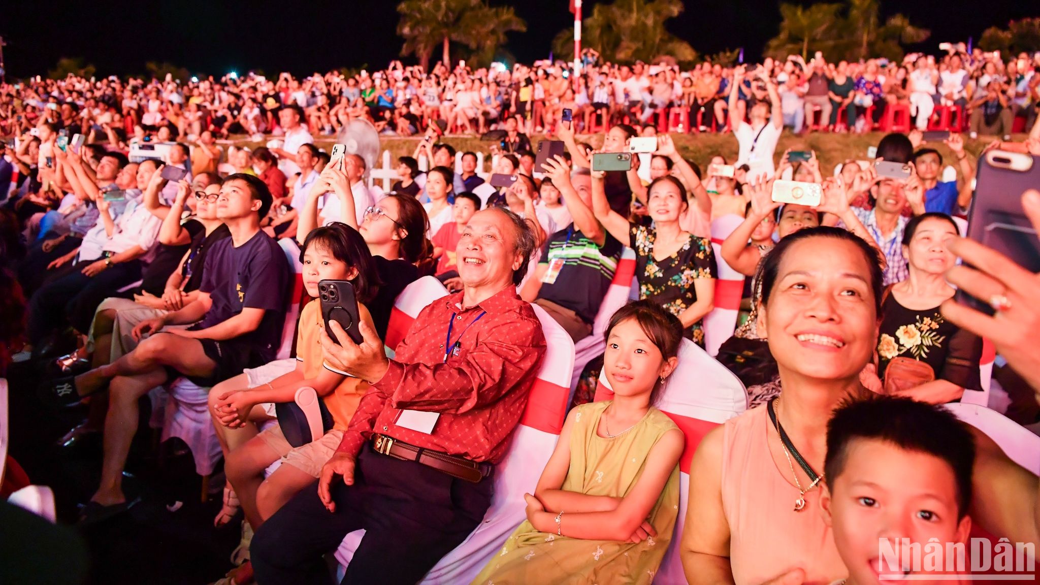 "Nhớ thương và tự hào, để thêm yêu mảnh đất Vĩnh Linh ngày nay"