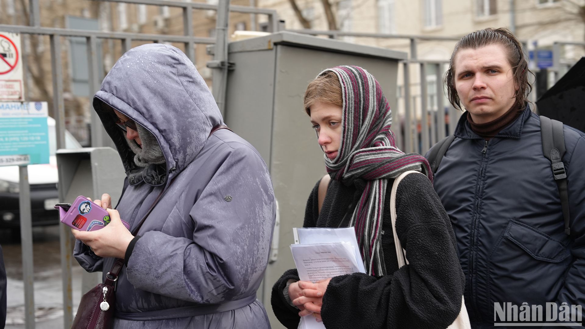 Người dân Moskva dầm mưa rét hiến máu cứu các nạn nhân vụ khủng bố