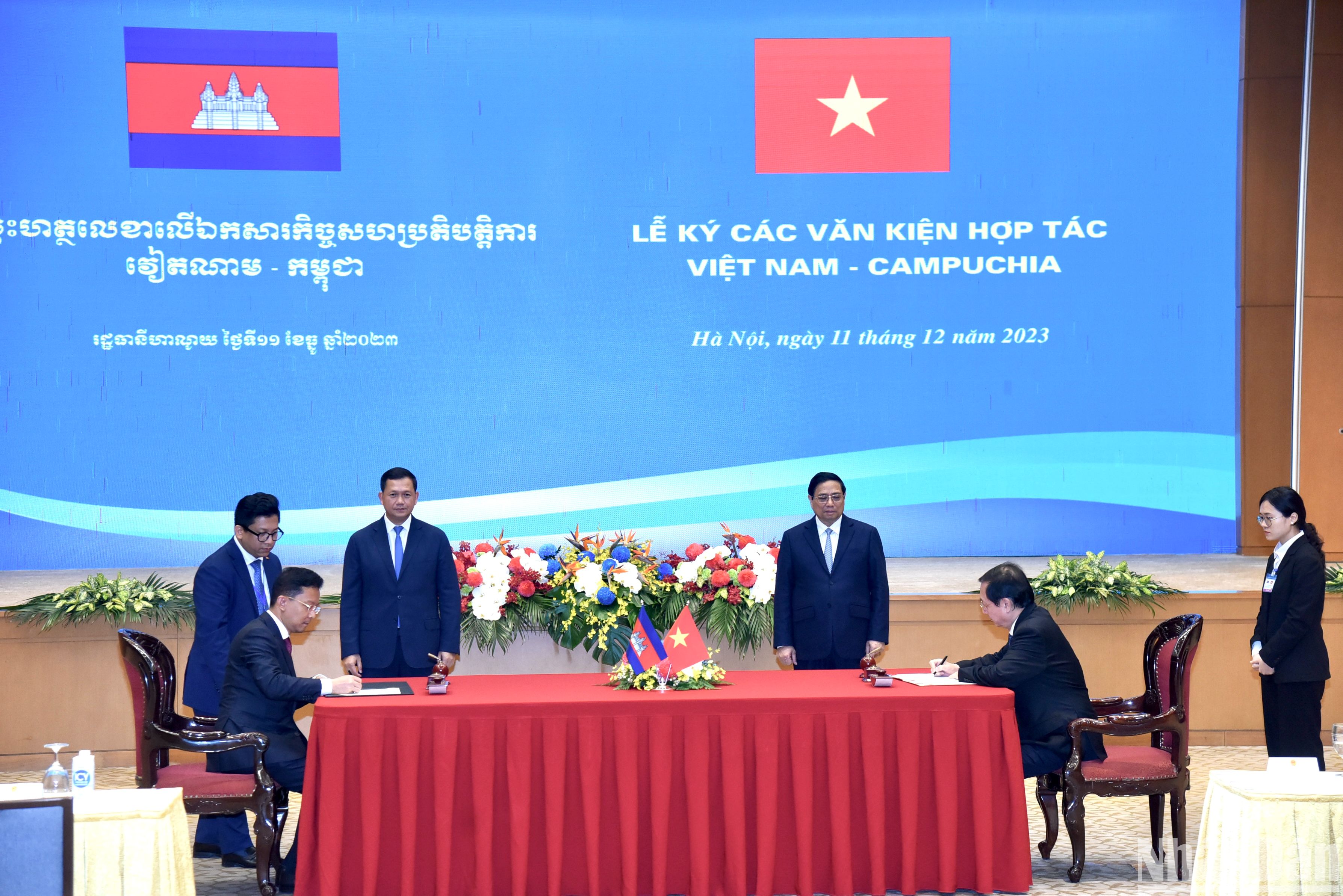 Thủ tướng Phạm Minh Chính và Thủ tướng Vương quốc Campuchia Samdech Moha Bovor Thipadei Hun Manet chứng kiến Lễ ký bản ghi nhớ về hợp tác trong lĩnh vực khoa học, công nghệ và đổi mới sáng tạo.