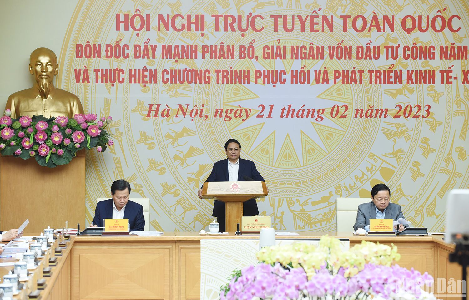 Thủ tướng Phạm Minh Chính chủ trì Hội nghị trực tuyến toàn quốc đôn đốc đẩy mạnh phân bổ, giải ngân vốn đầu tư công và thực hiện Chương trình phục hồi và phát triển kinh tế-xã hội.