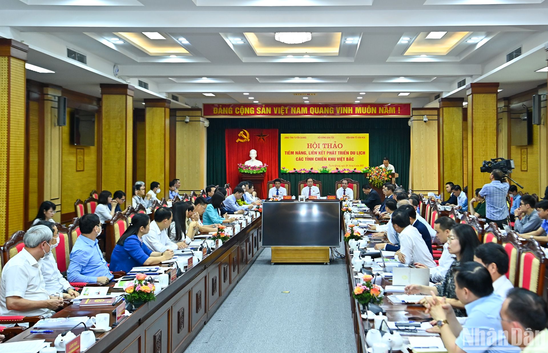 Quang cảnh hội thảo "Tiềm năng, liên kết phát triển du lịch các tỉnh Chiến khu Việt Bắc" tổ chức tại tỉnh Tuyên Quang.