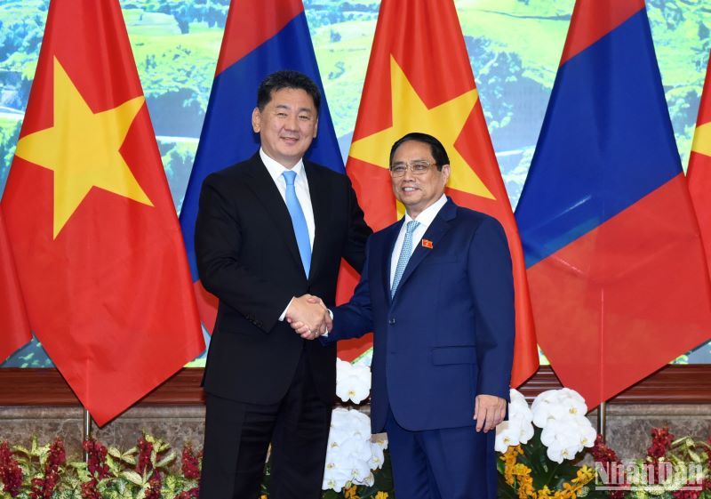Thủ tướng Phạm Minh Chính và Tổng thống Mông Cổ Ukhnaagiin Khurelsukh.