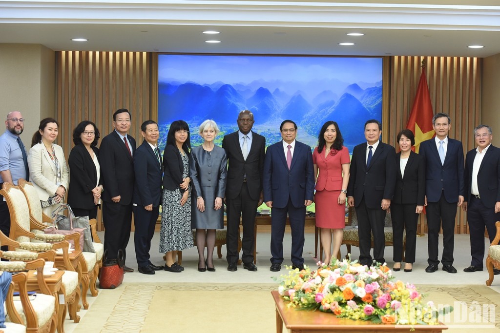 [Ảnh] Thủ tướng Phạm Minh Chính tiếp Tổng Giám đốc ILO Gilbert F. Houngbo