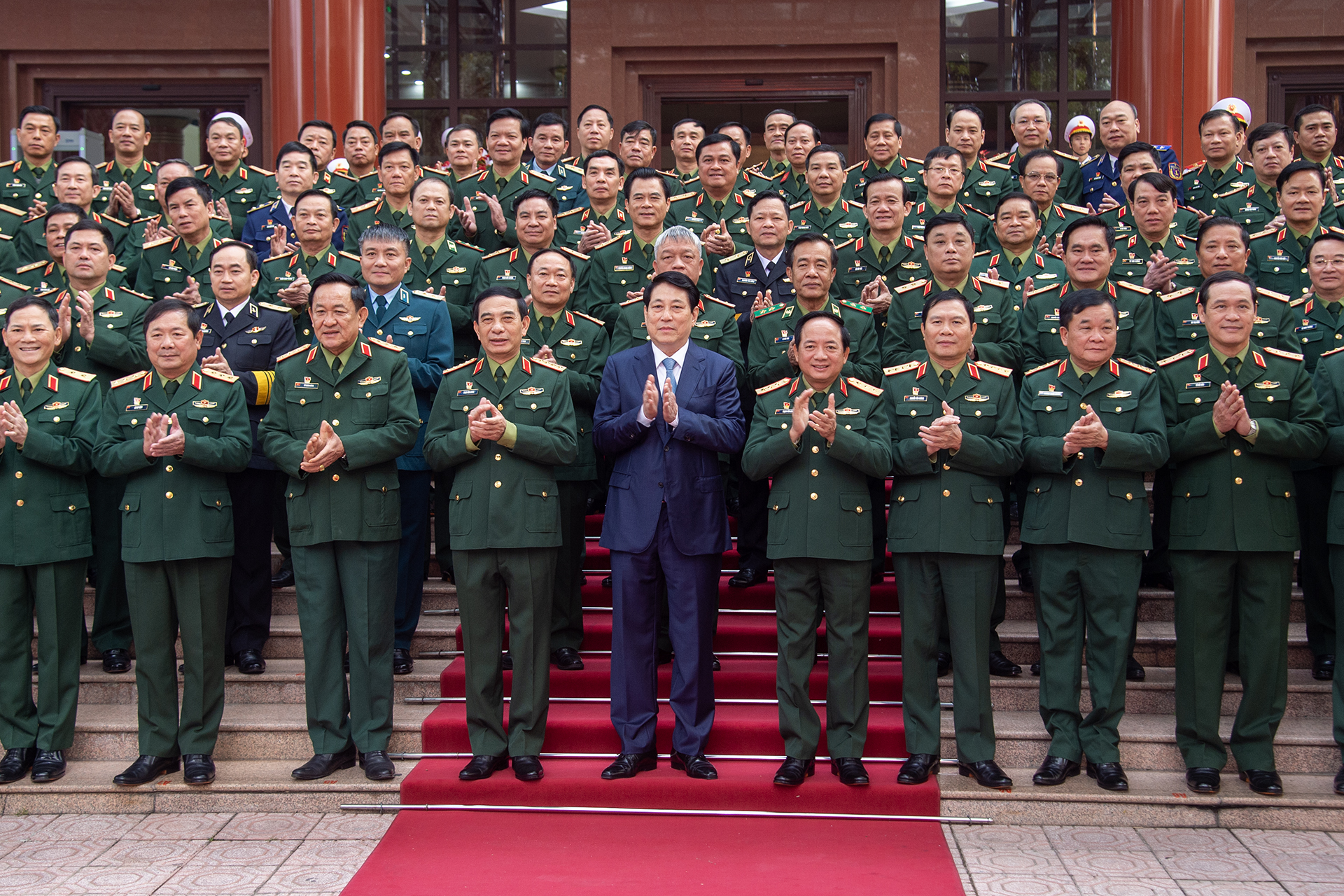 Chủ tịch nước Lương Cường với các đại biểu tại Hội nghị Quân chính toàn quân năm 2024.