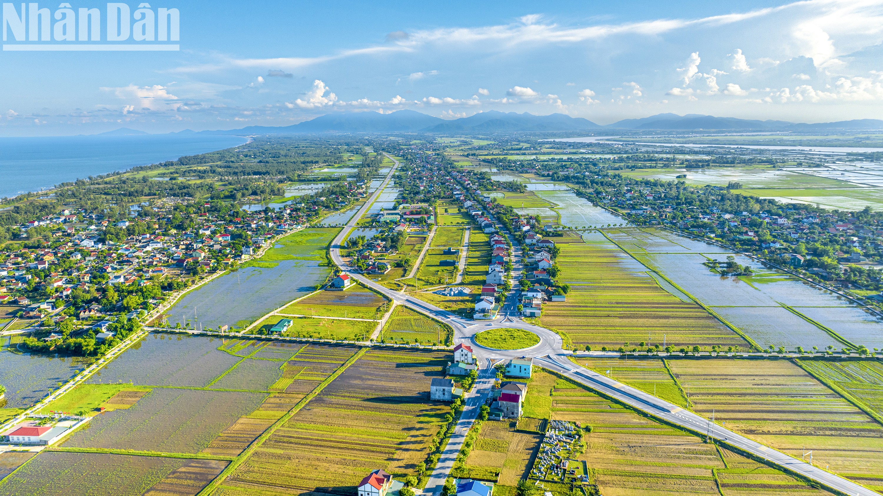 Hệ thống hạ tầng giao thông ở Hà Tĩnh được đầu tư đồng bộ, khang trang. (Ảnh: Đậu Hà)