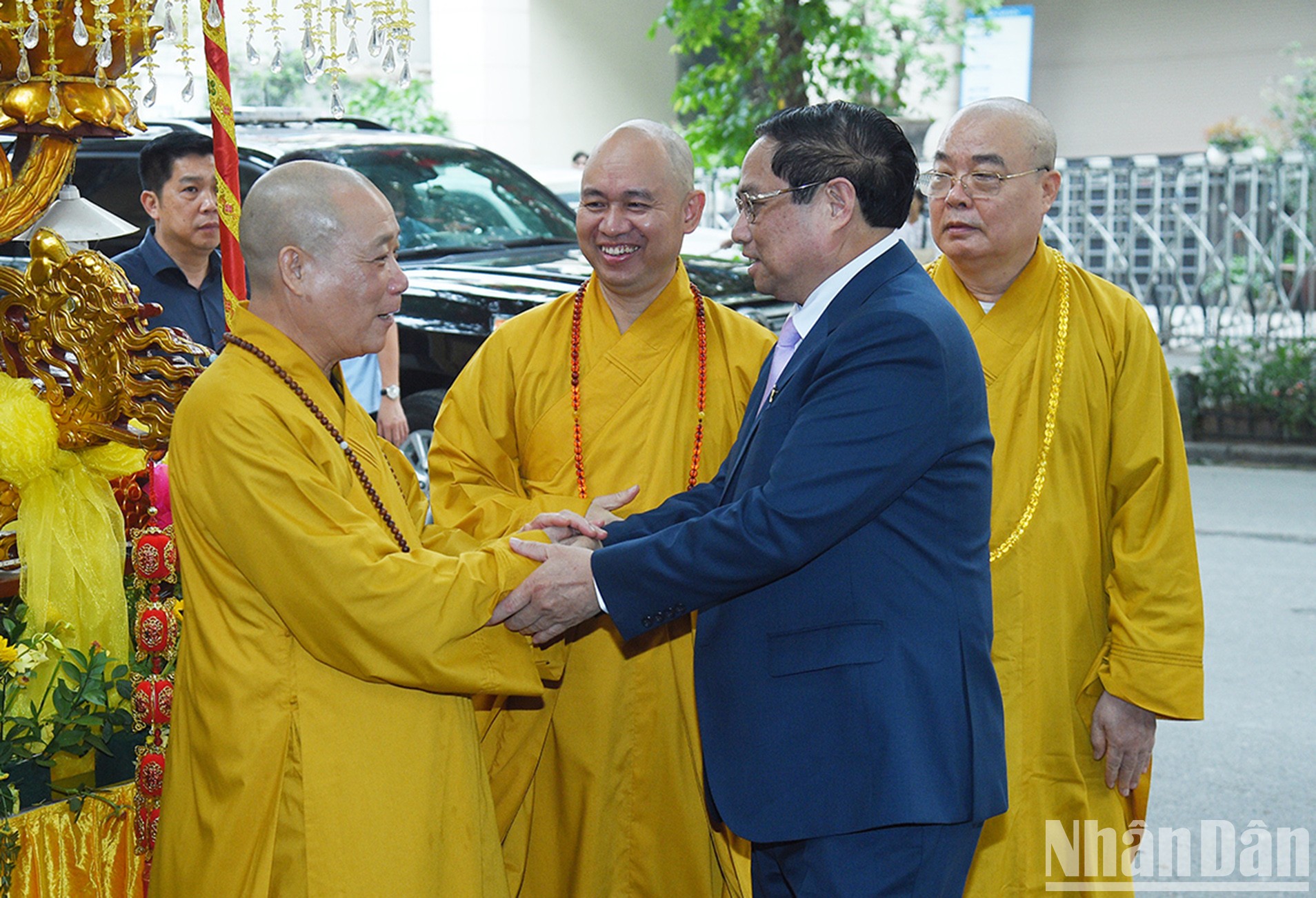 Thủ tướng Phạm Minh Chính đến chúc mừng các chức sắc, tăng ni nhân Đại lễ Phật đản Phật lịch 2568 - Dương lịch 2024.